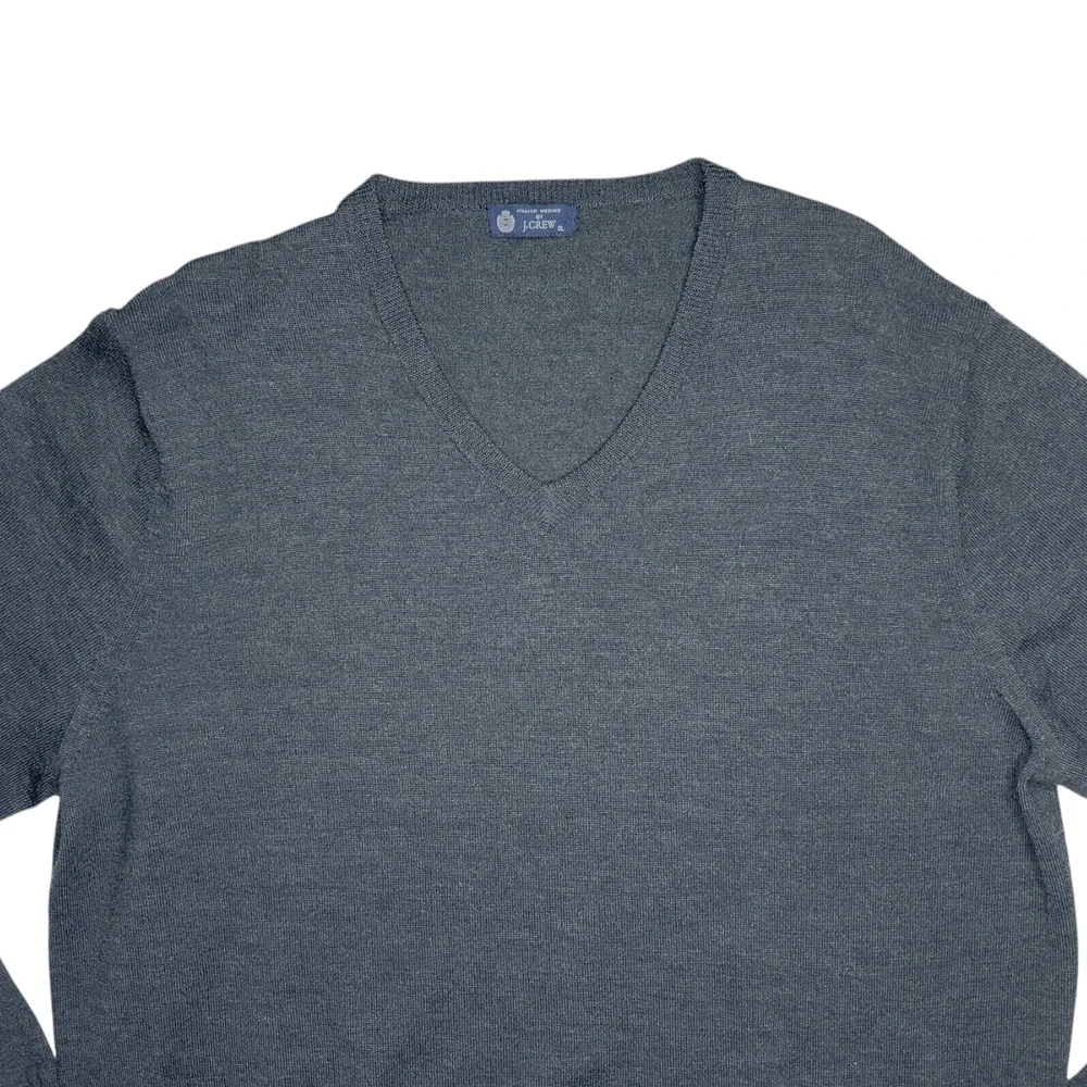J Crew Men's XL Dark Gray 100% Italian Merino Wool‎ V Neck Knit Pullover Sweater